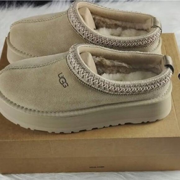 UGG Women's Cream Platform Shoes - Picture 2 of 8